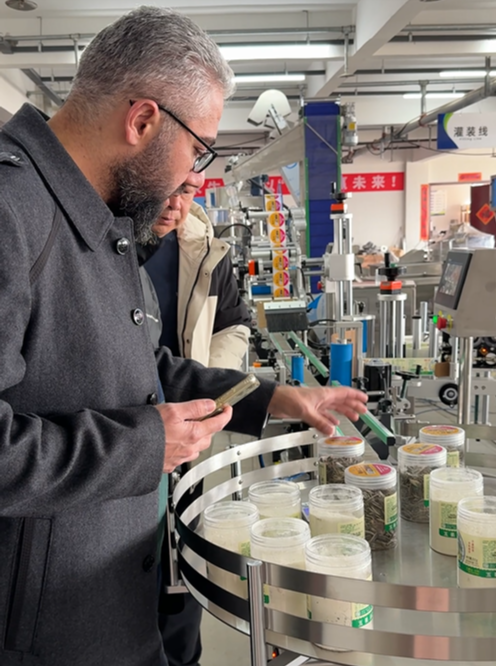 海外客戶驚嘆德仕達智能設(shè)備的技術(shù)